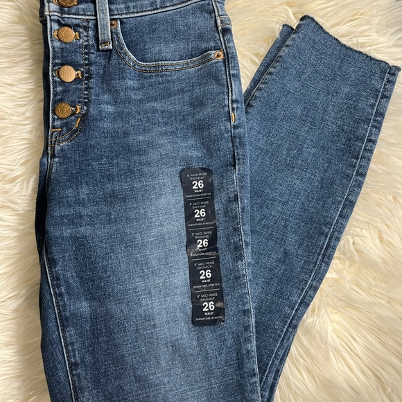 J. Crew Denim - NWT J.CREW Size 26 Mid-Rise Skinny Jeans